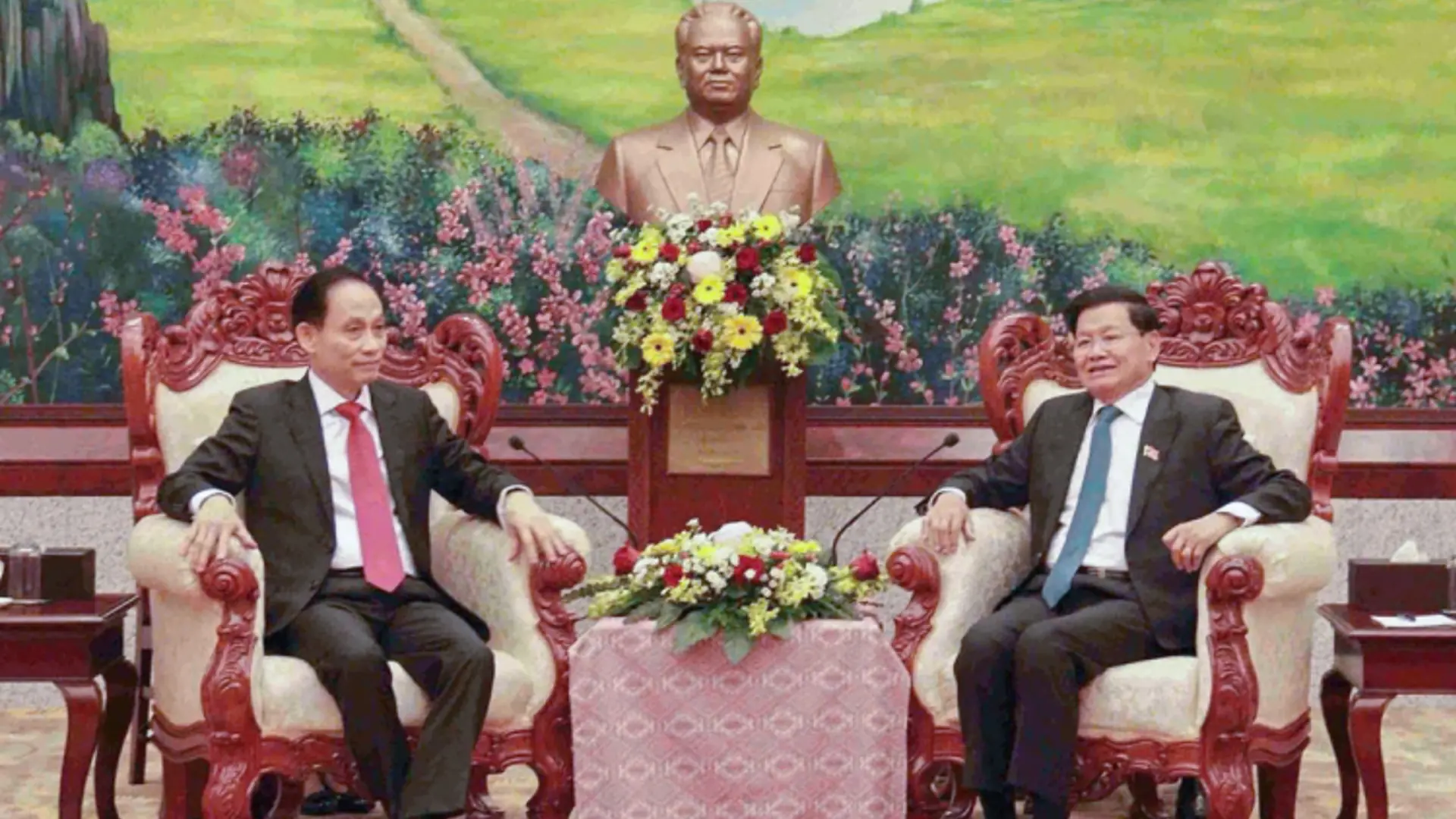 Đặc phái viên của Tổng Bí thư Tô Lâm sang Lào chúc mừng thành công Đại hội Đảng